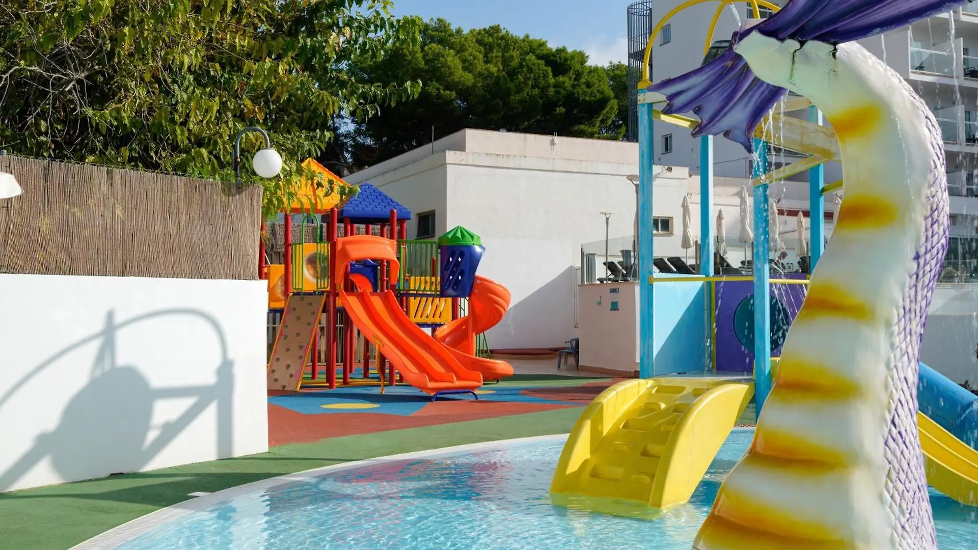 Ilunion Palmanova Mallorca 4*,